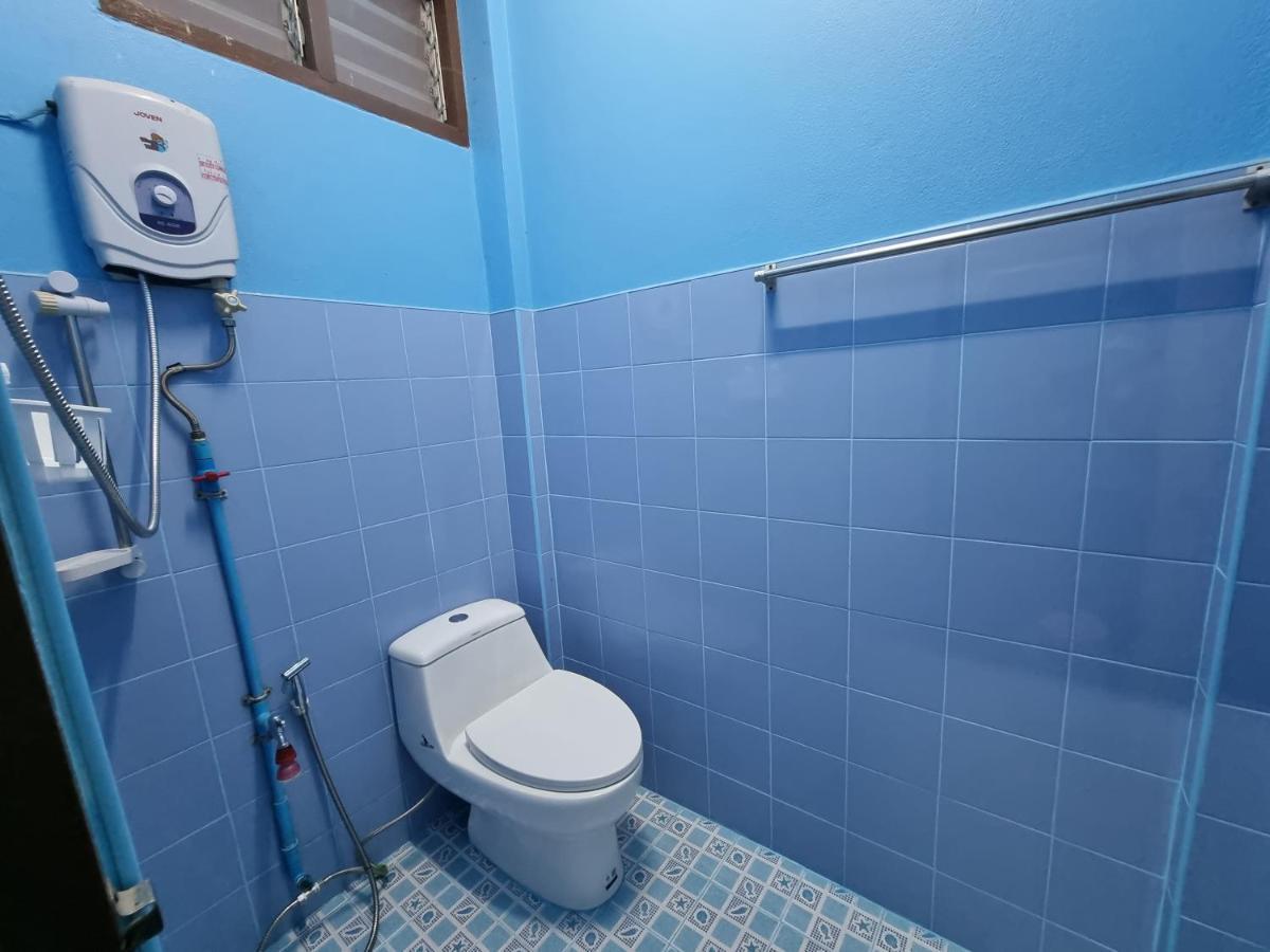 หอพักโชคอนันต์ Hotell Chiang Rai Exteriör bild
